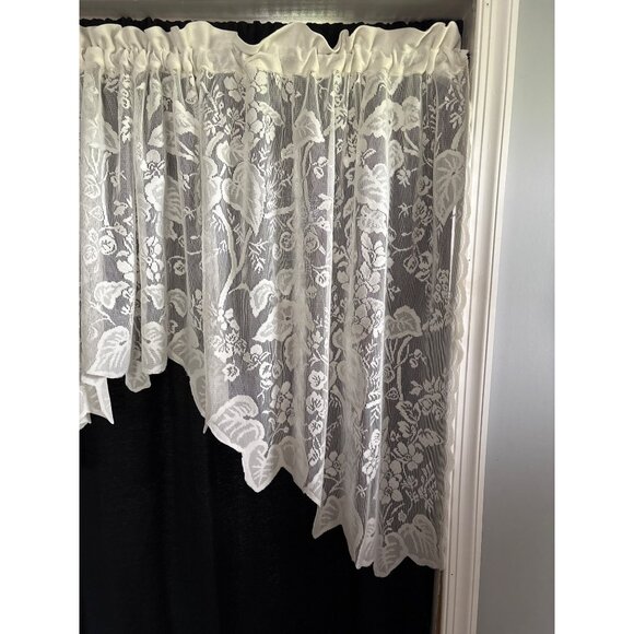 Martha Stewart Everyday Lace Swag Valance Cream Curtain 37"L x 80"W - Picture 2 of 10